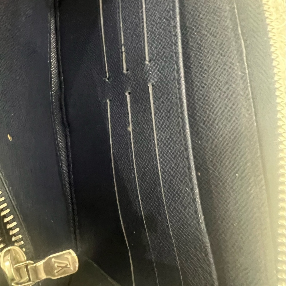 Louis Vuitton Women’s Zip Wallet - Picture 9 of 9
